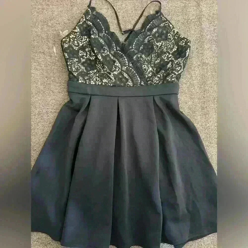 Francesca’s dress nwt - Picture 1 of 5